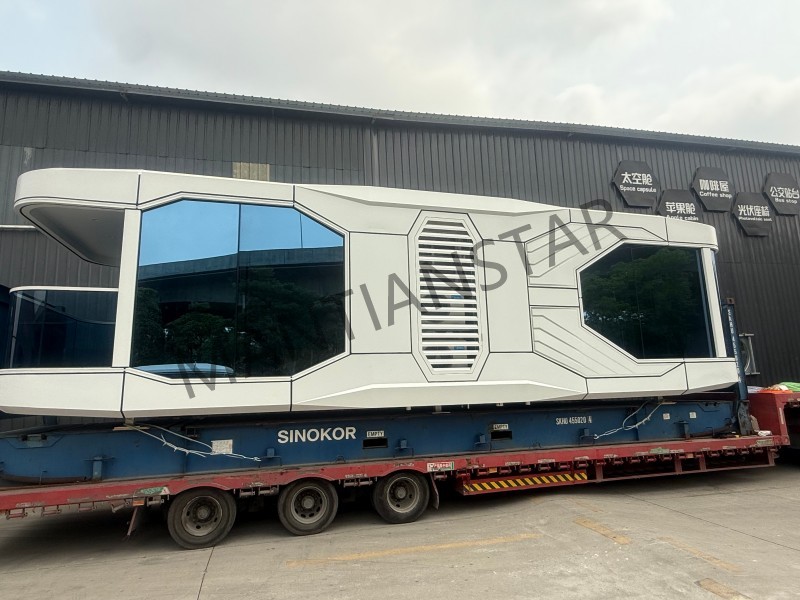 capsule house