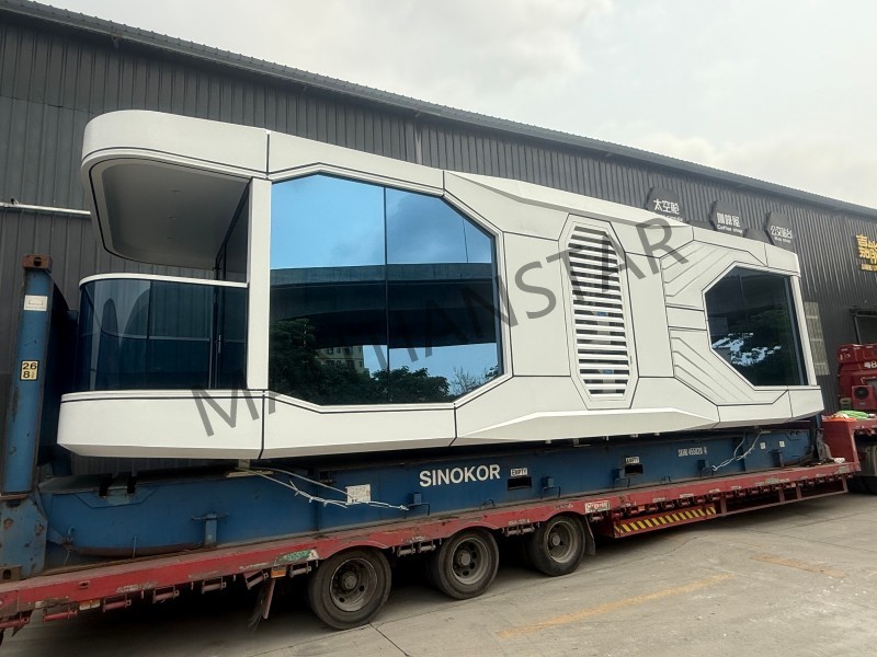 capsule house