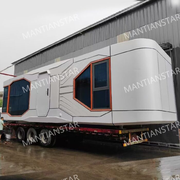 capsule house