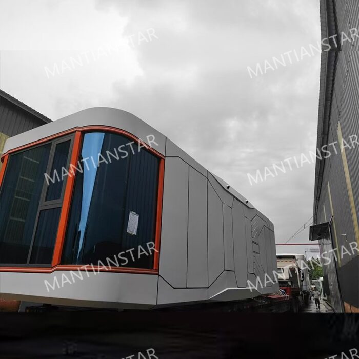capsule house