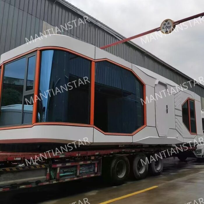 capsule house