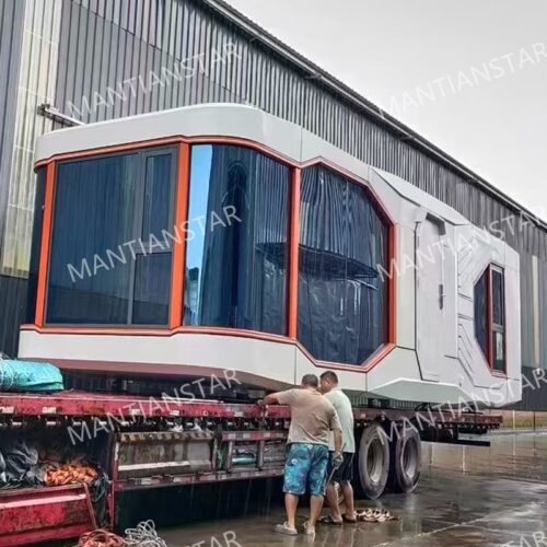 capsule house